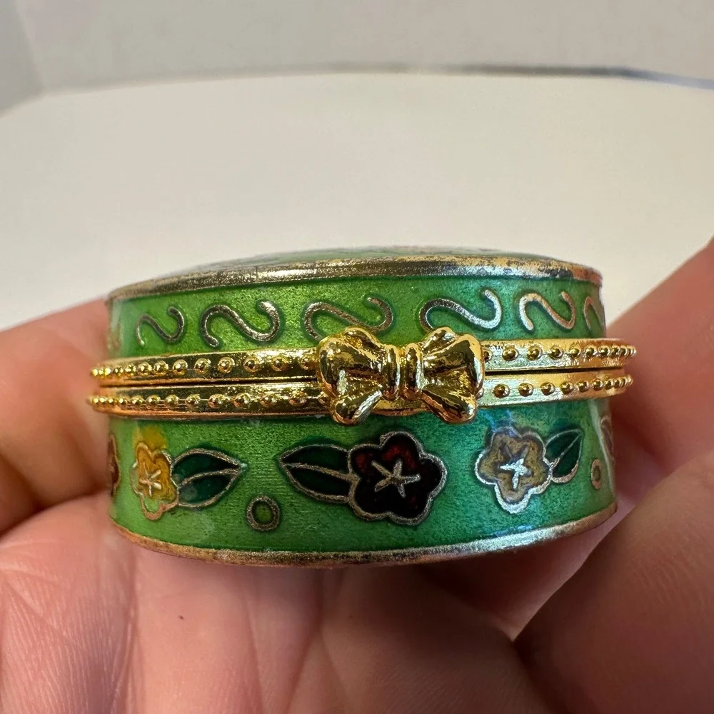 Butterfly Cloisonne Enamel Trinket Box Round Hinged Jewelry Pill Box Floral
